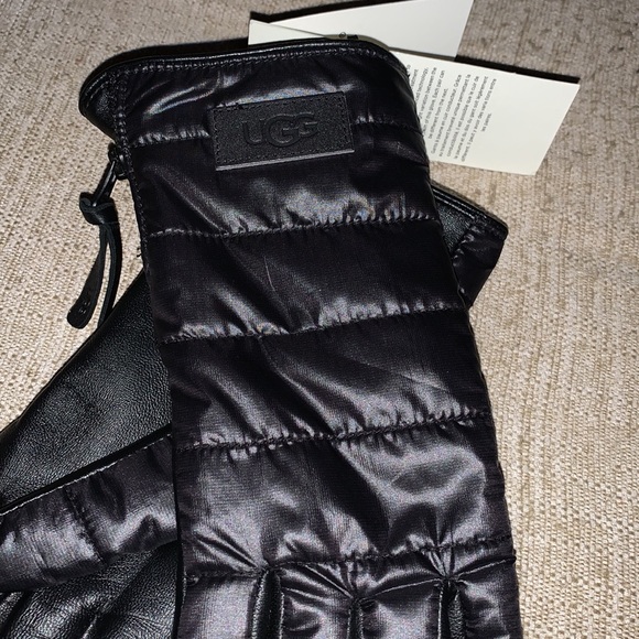 UGG Fabric Glove w/Zipper NWT - Picture 5 of 9